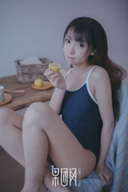 舌头进去里面吃小豆豆